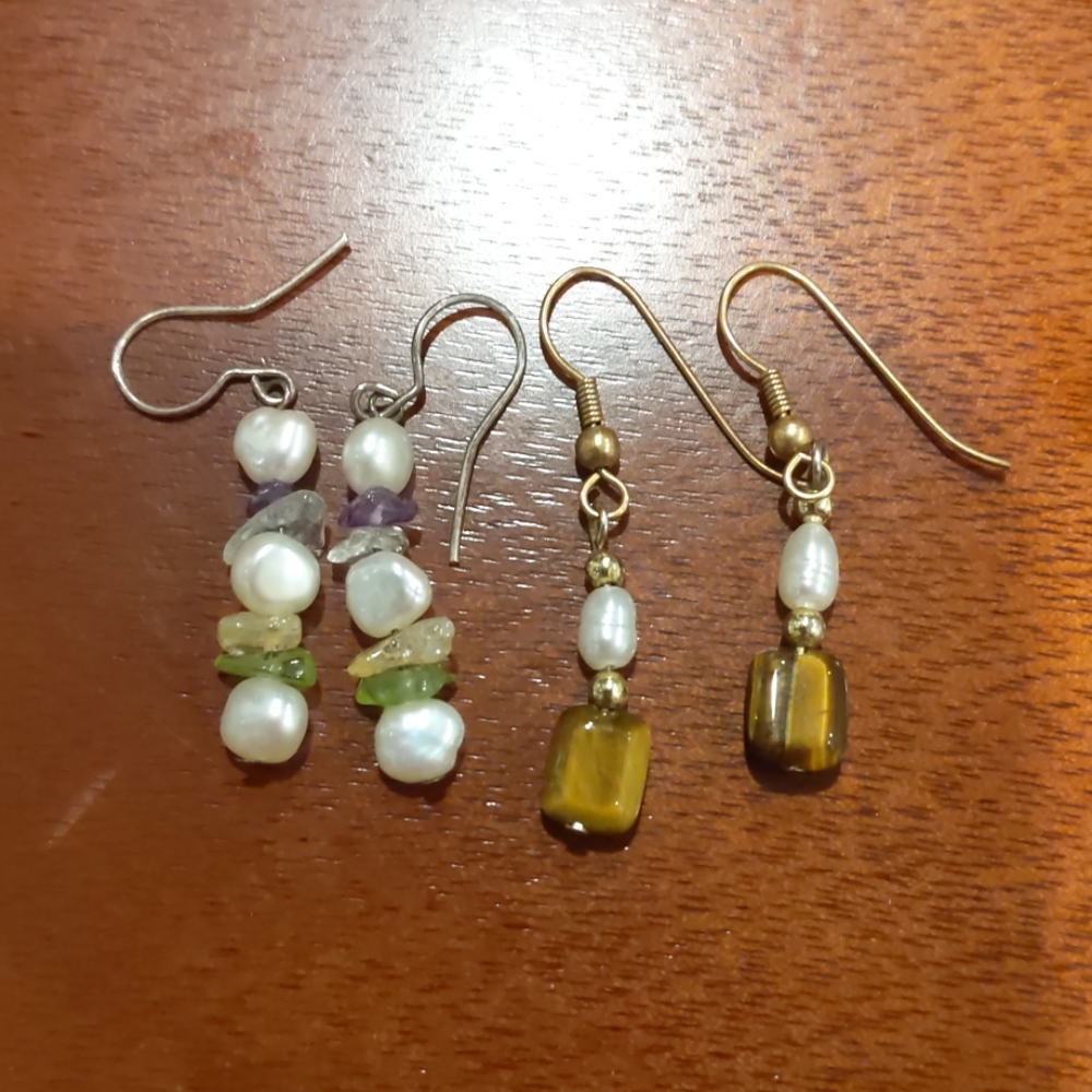 Set of two pearl and stone earrings